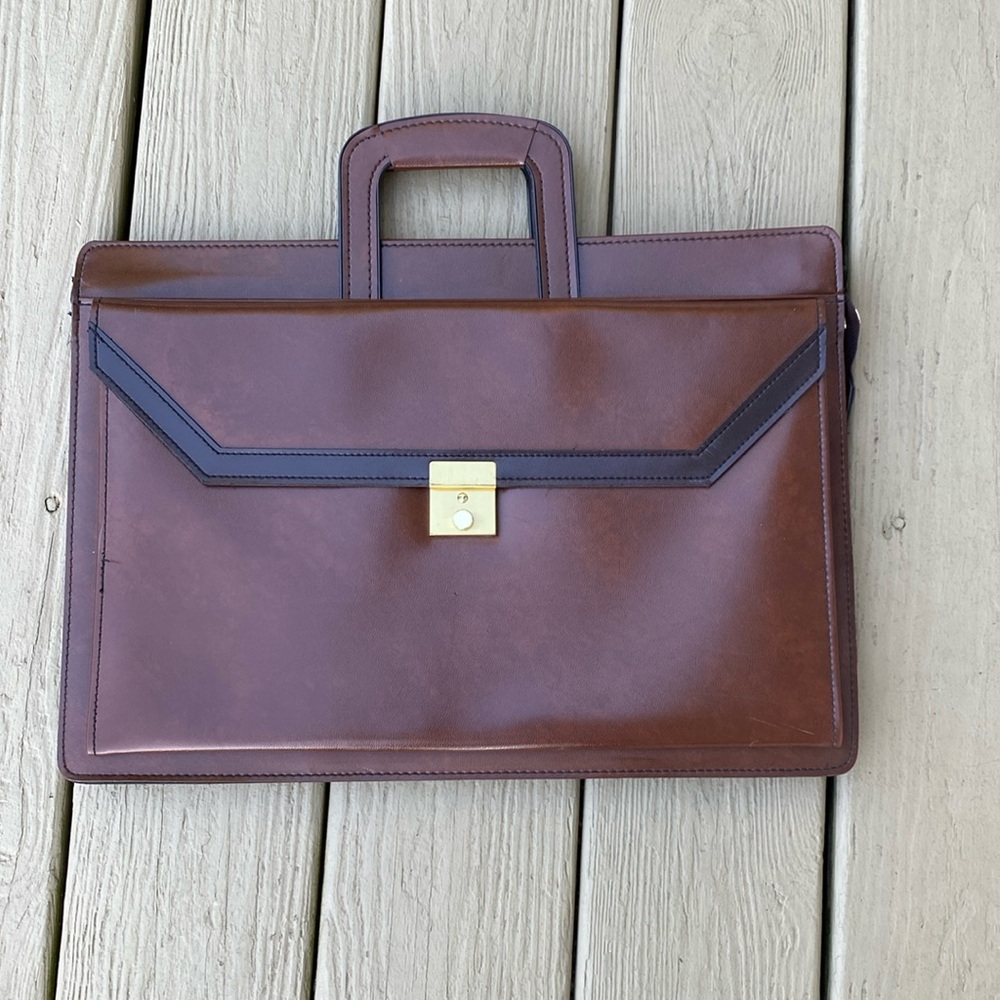 VINTAGE Unisex brown vegan leather portfolio , Size: 17”W x 12”H x 3”D